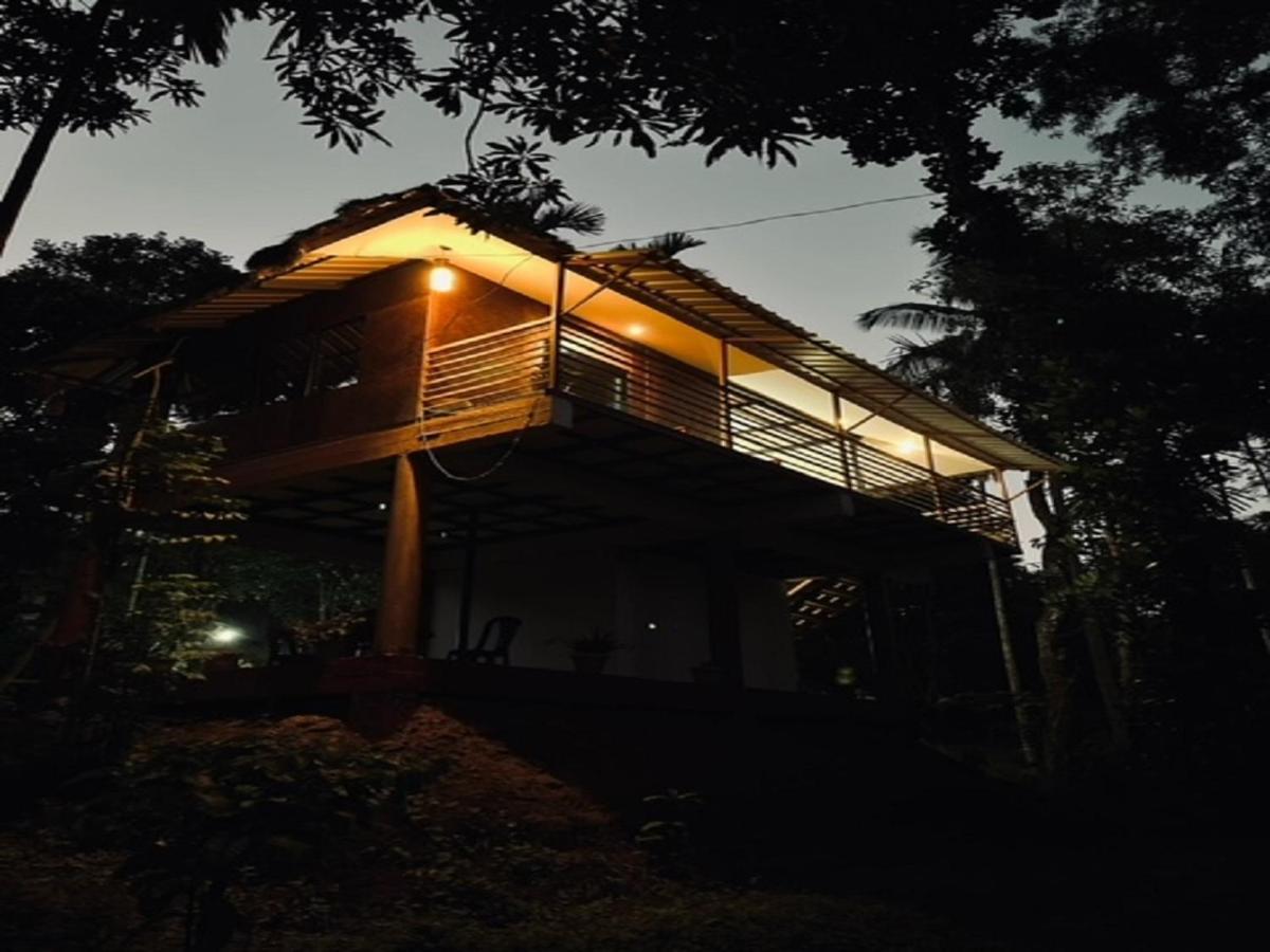 Kuruva Shoreline Wayanad Chegāt 외부 사진