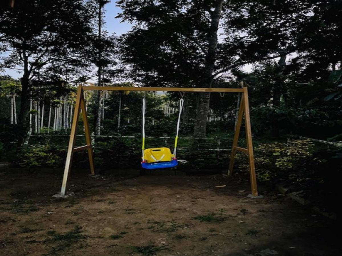 Kuruva Shoreline Wayanad Chegāt 외부 사진