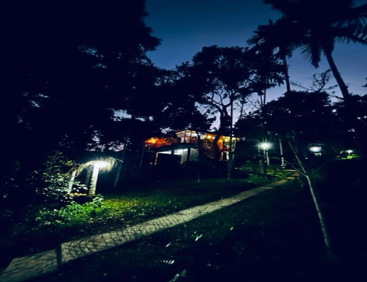 Kuruva Shoreline Wayanad Chegāt 외부 사진