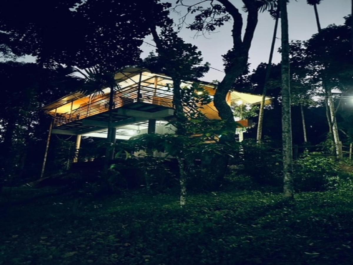 Kuruva Shoreline Wayanad Chegāt 외부 사진