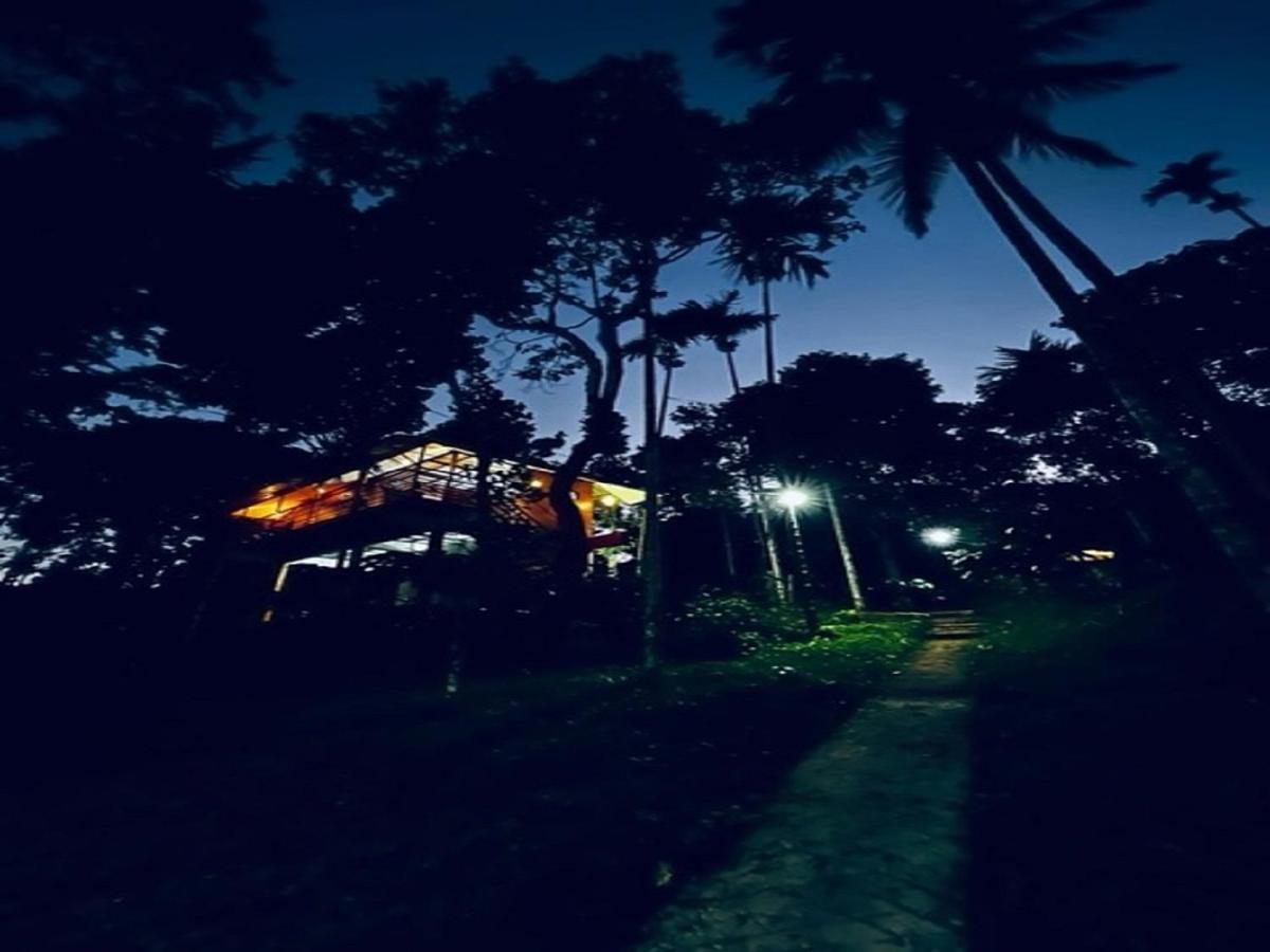 Kuruva Shoreline Wayanad Chegāt 외부 사진