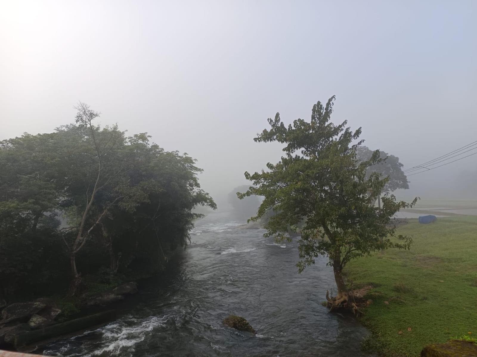 Kuruva Shoreline Wayanad Chegāt 외부 사진