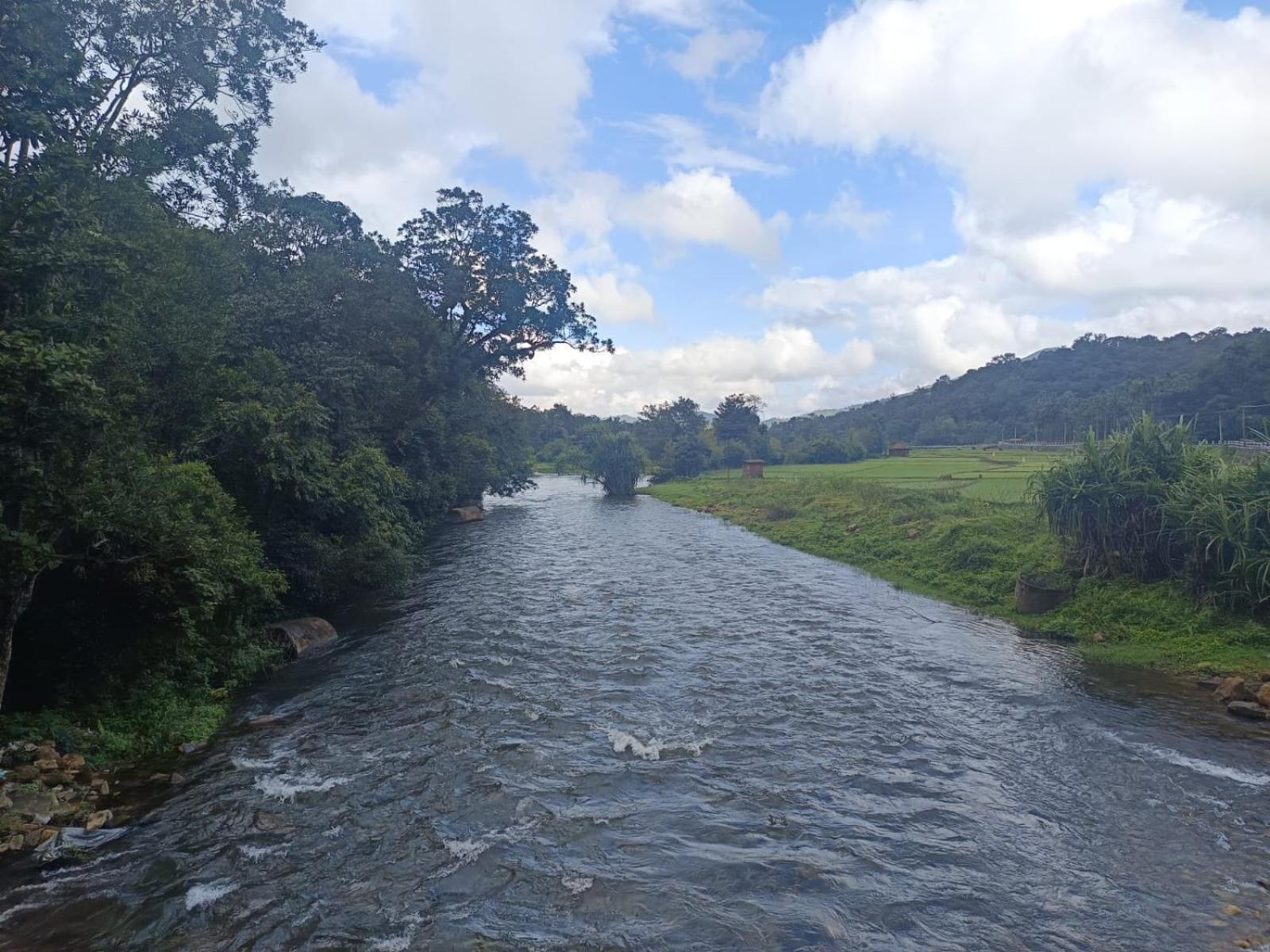 Kuruva Shoreline Wayanad Chegāt 외부 사진
